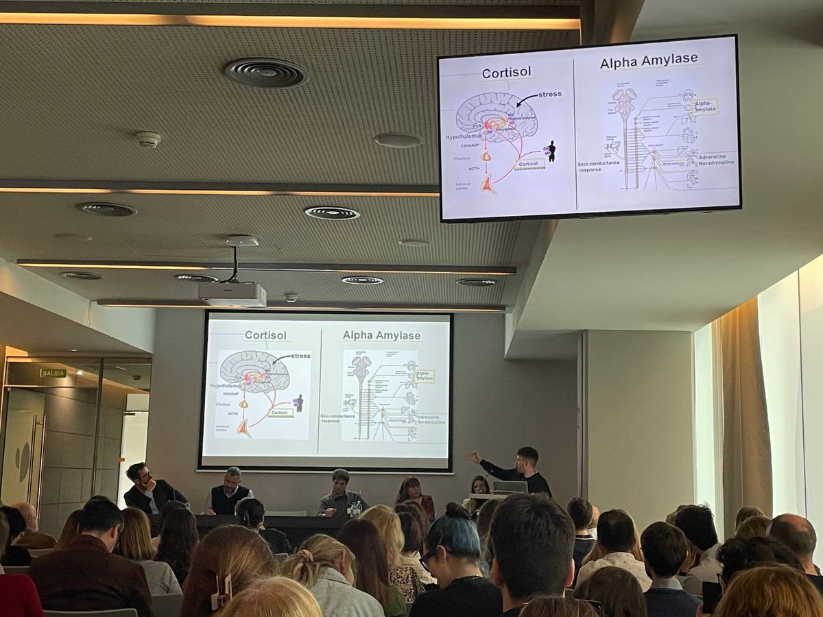 LabhumaUAB's tweet photo. El nostre investigador predoctoral  B Soley (@bbernatsm) premiat per la Societat Catalana de Recerca i Teràpia del Comportament per la presentació de 

‘Podem mesurar #estres en infants al laboratori?’

Participació @SGR_NeuroStress @CIBERSAM_029 @LabhumaUAB 

Gràcies #SCRITC https://t.co/7dsKZHMMbD