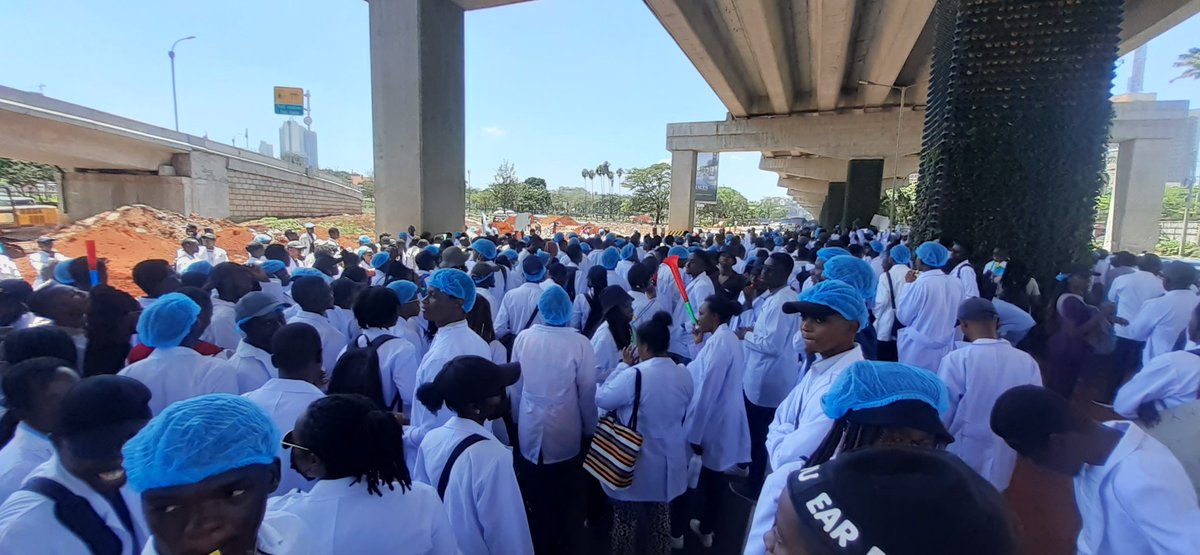 Leo wametufeel ✊
#DoctorsStrikeKE