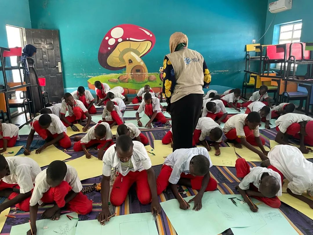 Borno State, #Nigeria: @Neem_foundation organized therapy sessions for 100 children, providing a safe space for them to explore & express their thoughts & emotions, & to help them build resilience.