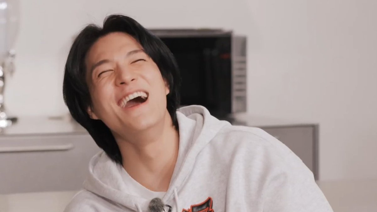jungshasa's tweet photo. HAPPY JENO HAPPY ME ! 😭 https://t.co/fNFUNCoBba