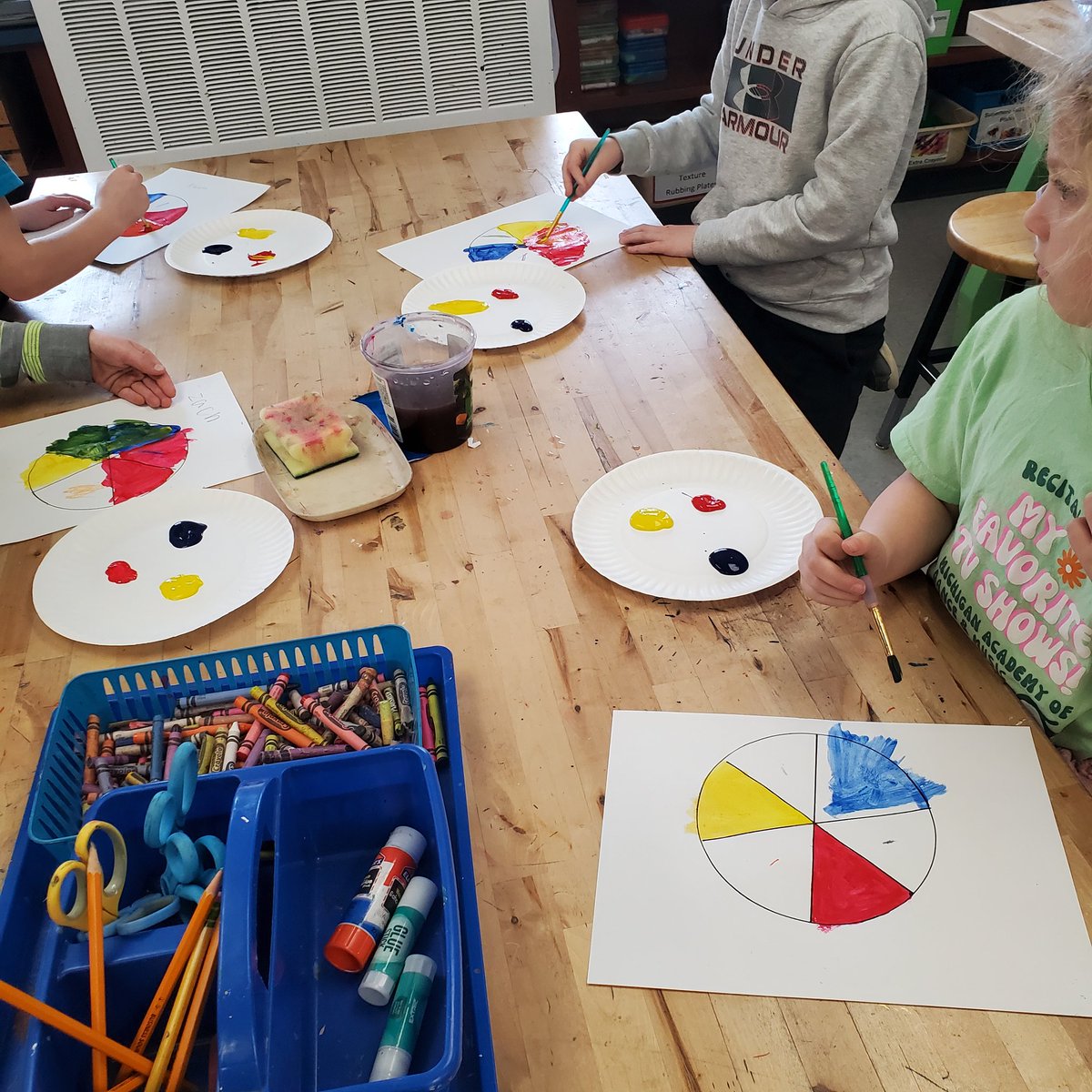 First grade color mixing! <a href="/stark_kellie/">Kellie Stark</a> <a href="/CoolidgeCougars/">Coolidge Cougars</a>