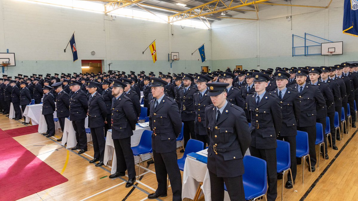 This morning, 166 new members join An Garda Síochána. Intake 233 have just taken their Oath at the Garda College, and their attestation will get underway shortly. Watch the ceremony live on our Facebook or on our YouTube here: tinyurl.com/3v74u77t #ItsAJobWorthDoing