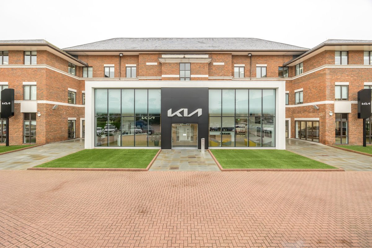 KiaUKPR's tweet photo. Kia UK has been awarded 'Gold Carbon Literate Organisation' status! 

@KiaUK has already trained 71% of its staff in carbon literacy, and how each individual can combat climate change and reduce emissions. 🌍

An important step to becoming carbon neutral by 2045, globally. https://t.co/INSm3lZWCT
