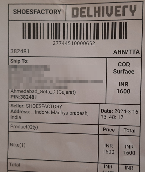 AgamNigam4's tweet photo. @delhivery I just scammed by Instagram seller @sneakercityindia(instagram handle). Is it possible to stop payment which I just paid as COD? https://t.co/RKrYSRzs1D