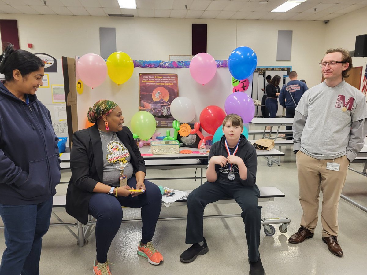 SSislerFCPSmath's tweet image. I had a chance to make a quick visit to STEAM Night at Monocacy Middle last night. So much fun!!! Especially at the MathCounts table w/ Ms. Ryan and Mr. McGrail and their mathletes and students!! #mathhearthappy #fcpssecmath @rl_gunterFCPS