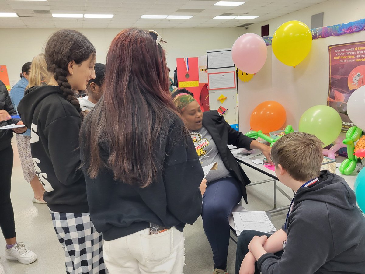 SSislerFCPSmath's tweet image. I had a chance to make a quick visit to STEAM Night at Monocacy Middle last night. So much fun!!! Especially at the MathCounts table w/ Ms. Ryan and Mr. McGrail and their mathletes and students!! #mathhearthappy #fcpssecmath @rl_gunterFCPS