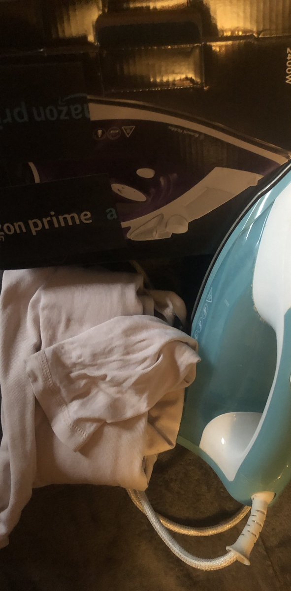 TubbyBats's tweet photo. #40DaysofLentChallenge #Lent #declutteringchallenge #40day day 38 1/2 out of date food, my broken iron and box of the new one; then pet stuff. https://t.co/JNZB9p1YX1