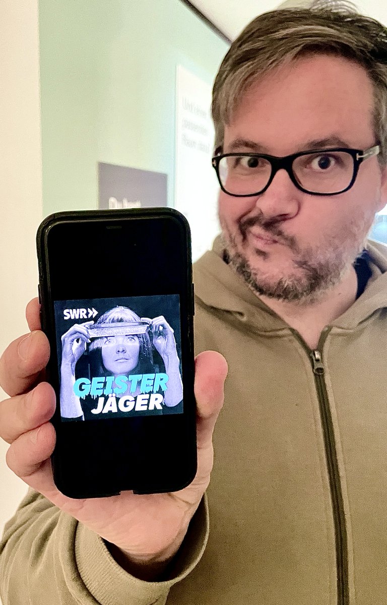 Es gibt Ghostbusters. Und es gibt Echte Deutsche Ghostbusters. Ernsthafte Parapsychologen, die Jahrzehnte lang das Unerklärliche erforscht haben. Zwei Jahre lang haben wir auf ihren Spuren recherchiert. Ich verspreche euch: Es wird wild. Überall, wo es Podcasts gibt!