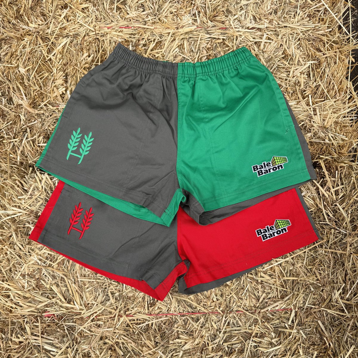 🌟 Guess what's back in stock?! The Bale Baron x Hexby Collab Harlequin Shorts are back, and this time, we're introducing a brand new colour: Green &amp; Grey! 🌟

speedygrease.com/collections/cl…

#HexbyClothing #HarlequinShorts #Clothing