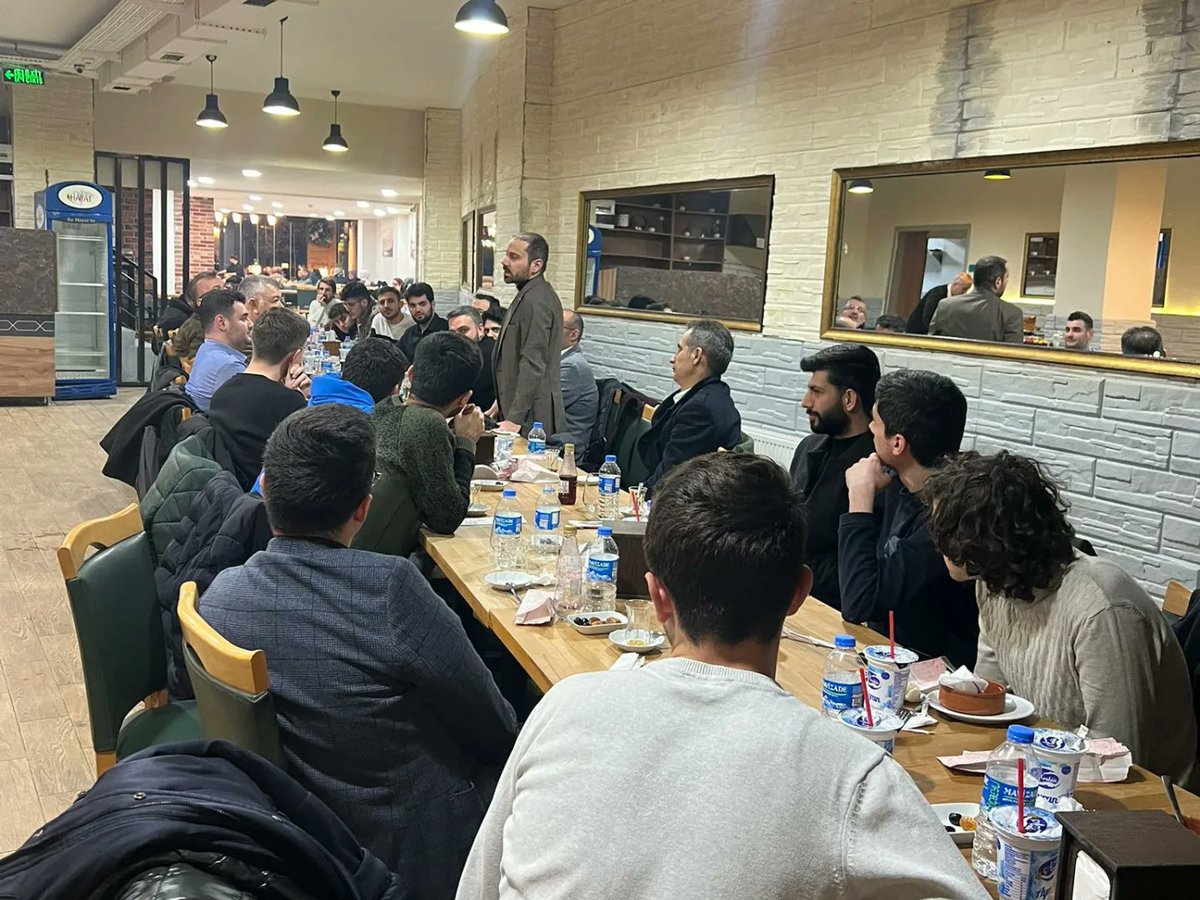 Artık içinizden kim bu aya yetişirse onu oruçlu geçirsin.(Bakara 185)

📌AGD Marmara Hukuk Fakültesi olarak geleneksel olarak düzenlediğimiz mezun ve mensup Haydarpaşa iftarımızı icra ettik.