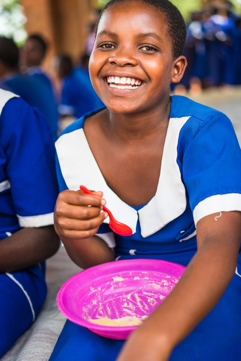 By 2028, #WFPMalawi is committed to reaching 800,000 school children with school meals. Why? Because no child should have to learn on an empty stomach. And because investing in children is investing in the future. #ZeroHunger