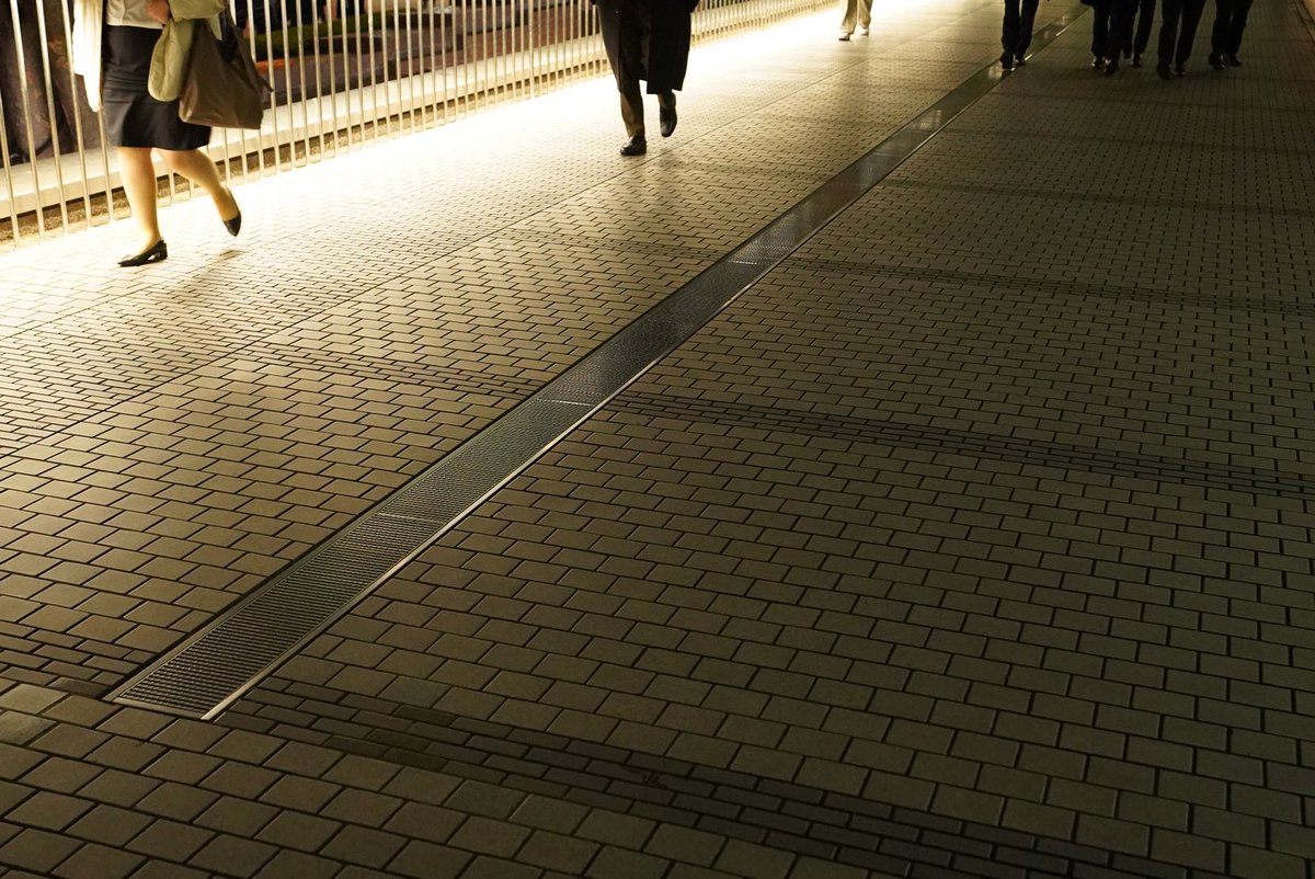 ゴロゴロ避ける宿儺。このゴロゴロ結構距離あって笑いました。必死じゃないですか宿儺 