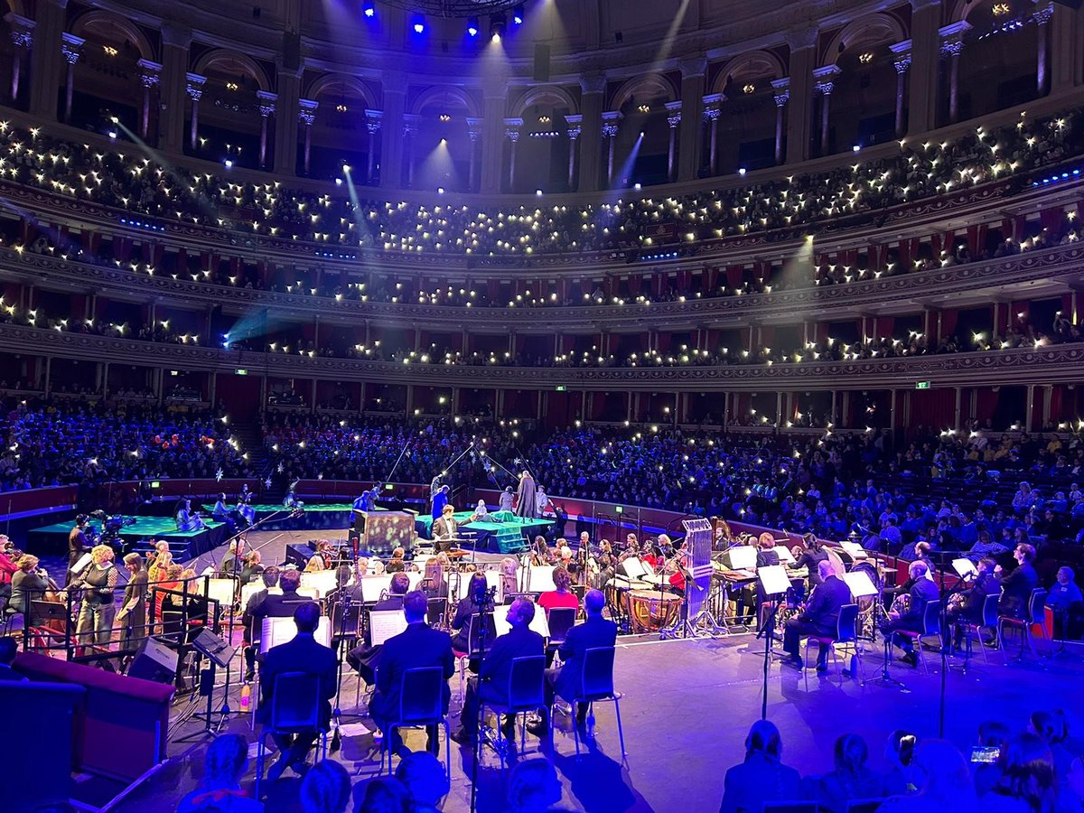 teesvalleyed's tweet photo. What a performance! 👋👋TVEd children taking part in the Prom Praise 4 schools project. The standard of music was fabulous and it was superb to see so many of children from the North East participating in something so wonderful at the Royal Albert Hall https://t.co/8zEN77T49p