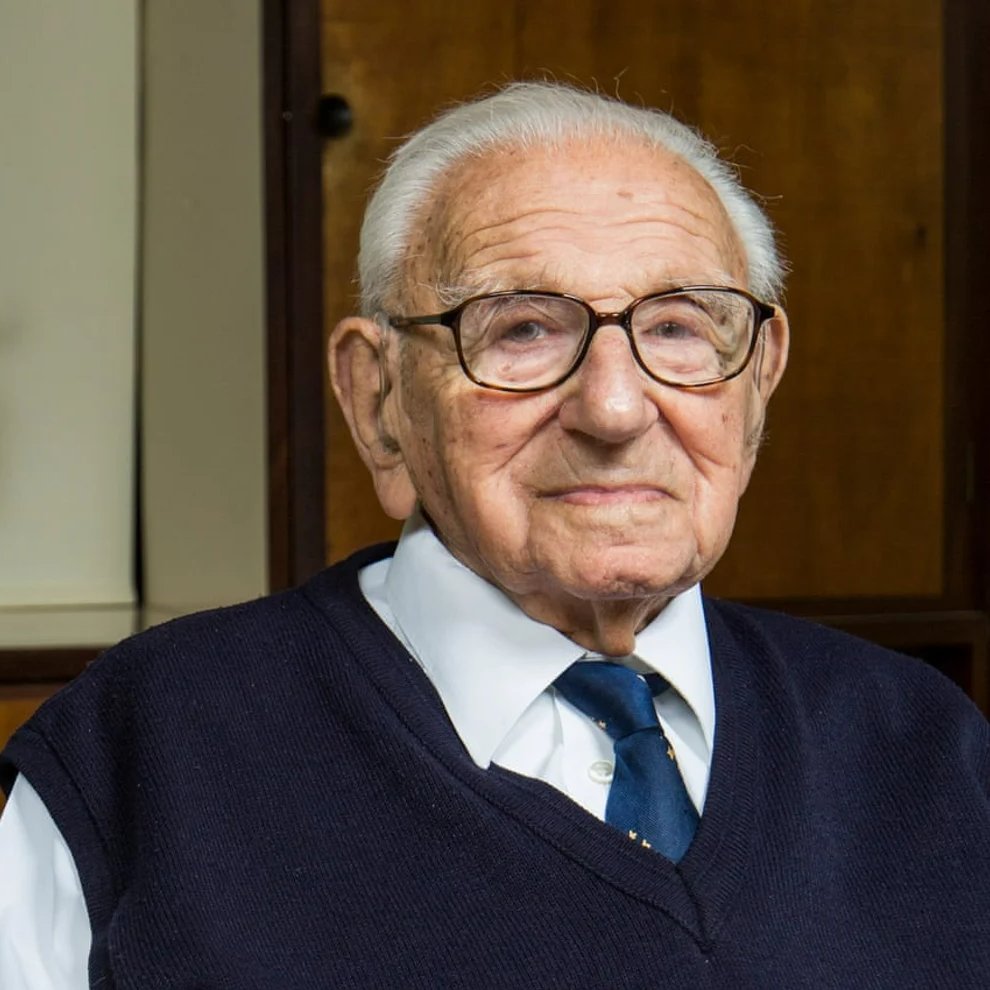 Deja que te presente a este señor mayor: Nicholas Winton. Cuando tenía 79 años le invitaron a la tele. De público. Una forma entretenida de pasar la tarde. Pero lo que le sucedió ese día es historia del sXX.