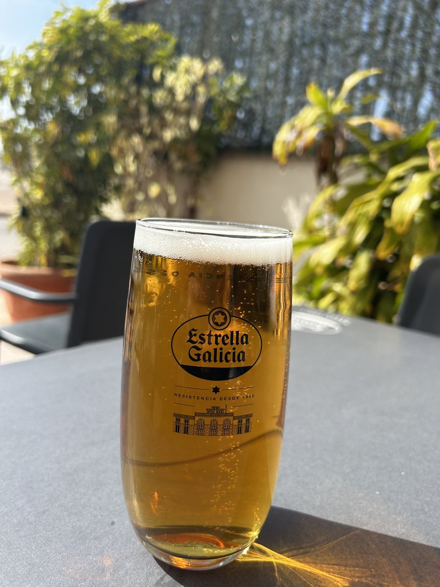 laura_scfc's tweet photo. Stunning Estrella Galicia basking in 22 degree Spanish sunshine
@PintsBeauty
#beautifulpints #pintsofbeauty https://t.co/lBTrH0plaN
