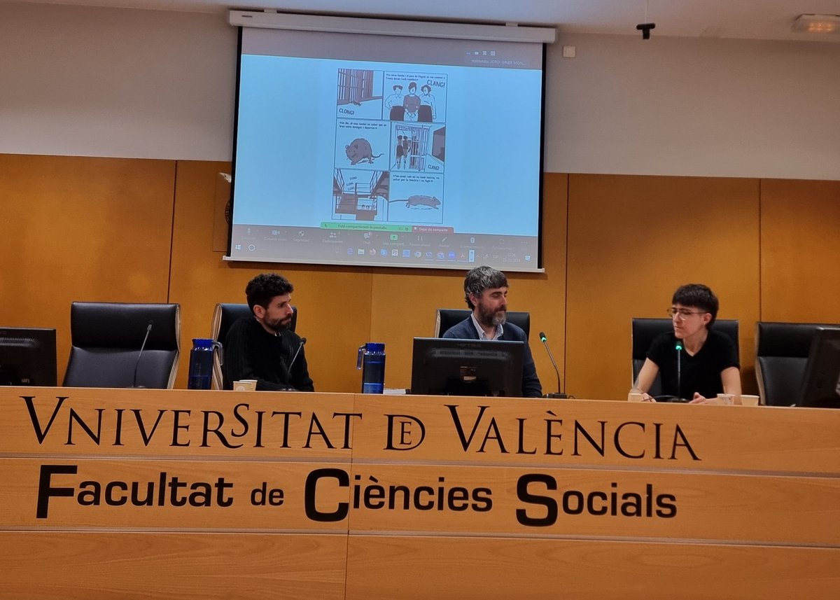 Conferencia de Susanna Martín en Sociocómic: Històries de la model/ Irse o morir, moderada por @jrdgnr en <a href="/FacSocialsUVEG/">Fac. Socials – UVEG</a>    <a href="/susannamarteen/">susanna/zuz martin</a> <a href="/LaNauuv/">UVcultura / La Nau</a> <a href="/AulaComicUV/">Aula de Còmic UV</a>