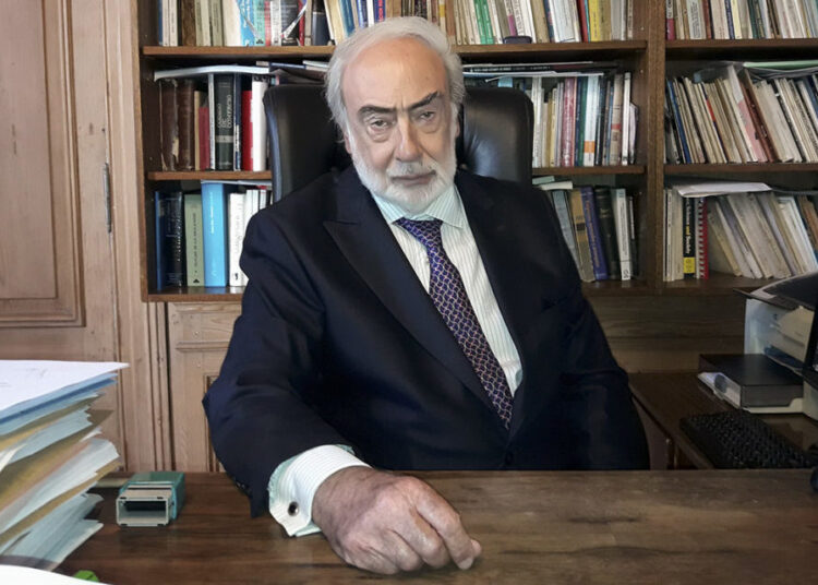 "Hemos presentado un amparo preventivo en la justicia ante el rumor de posible indulto a genocidas"

Eduardo Barcesat abogado constitucionalista  sobre la posibilidad del gobierno de liberar de culpa y cargo a genocidas de la última dictadura militar.