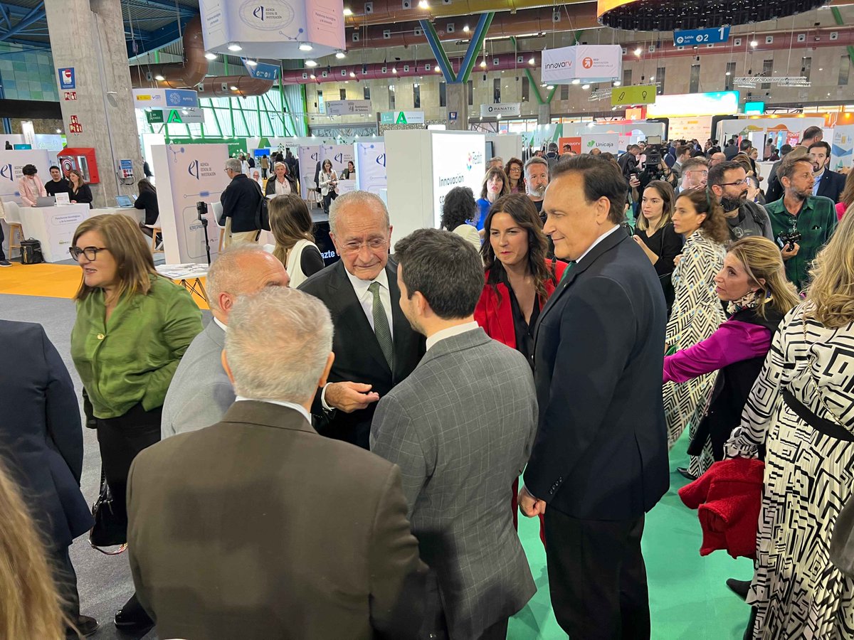 Andorra_RI's tweet photo. Govern i AR+I exploren a Màlaga la possibilitat d’implementar un parc tecnològic a Andorra
ℹ️ https://t.co/otvc7kAcIb
#ARItech #AgènciaInnovació #AndorraLivingLab https://t.co/rFvRJJ101J