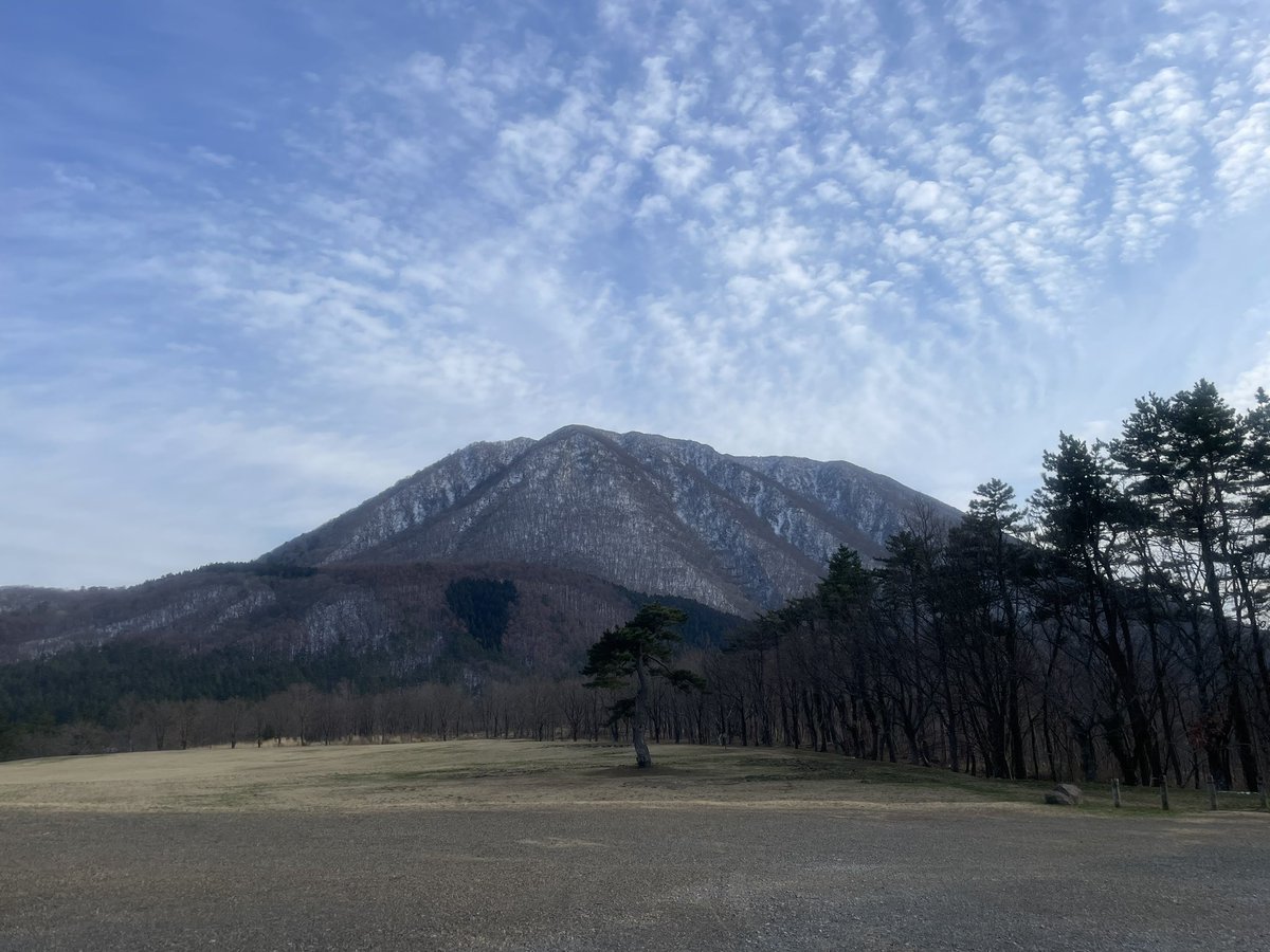 nishinohara_rh's tweet photo. 今日の　早起きは三文の徳　な景色❣️
朝焼け　綺麗でしたー☀️
三瓶周回道路も　通れるようになりましたよ🐈‍⬛
#お弁当　 #三瓶  #sanbe https://t.co/9kAj2r6gID