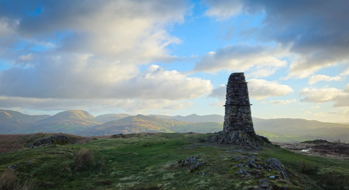 VisitHawkshead's tweet photo. Some epic morning light this morning, on our little local hill, #Latterbarrow. #VisitHawkshead #Hawkshead #LakeDistrict @lakedistrictnpa @cumbriatourism @LakesCumbria @CumbriaWeather @golakes @TheLakesGuide @hiddencumbria @ShowcaseCumbria #PhotoRippin https://t.co/4Icp0iCOF5