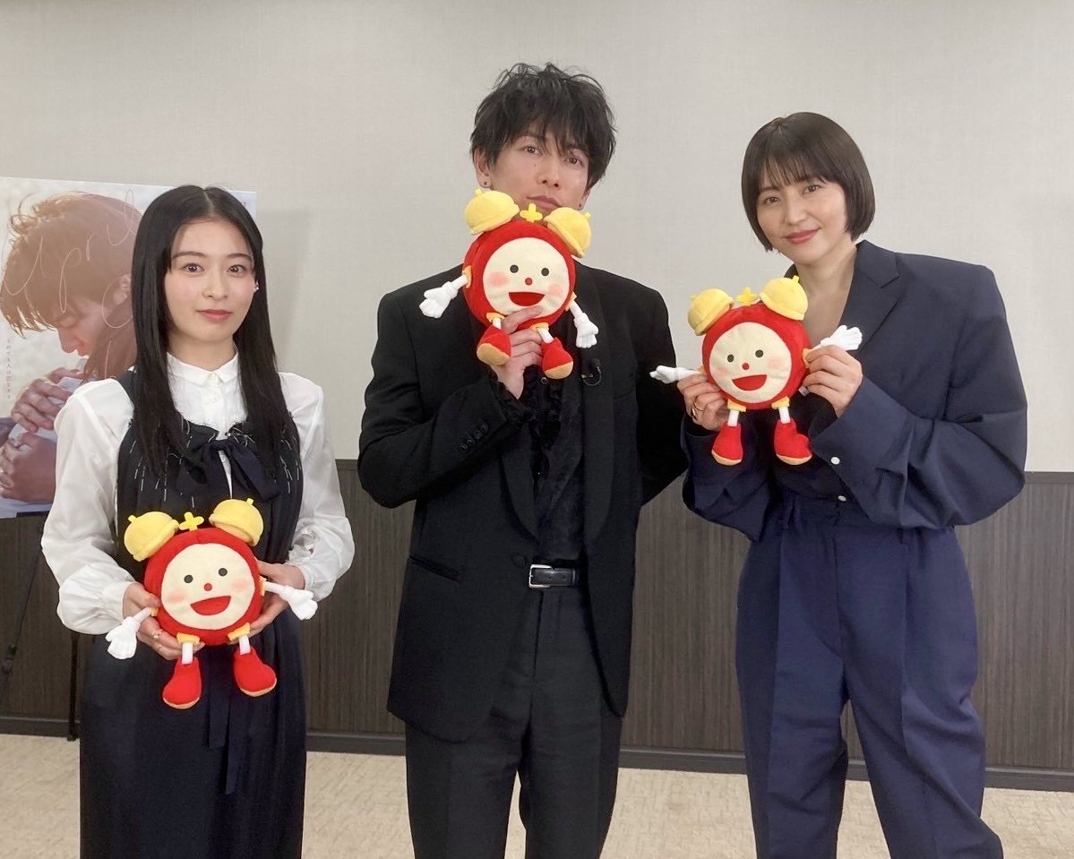 cx_mezamashi's tweet photo. あす23日(土)の #めざましどようび エンタメPick Up☝️
映画「#四月になれば彼女は」の初日舞台挨拶に登場した #佐藤健 さん #長澤まさみ さん #森七菜 さんにインタビュー🎤
撮影で世界中🌏️を巡った森さんが食べたある肉に…🍖に2人とも興味津々👀‼️

☆内容変更の際はご了承下さい https://t.co/EMcKNGNQqO