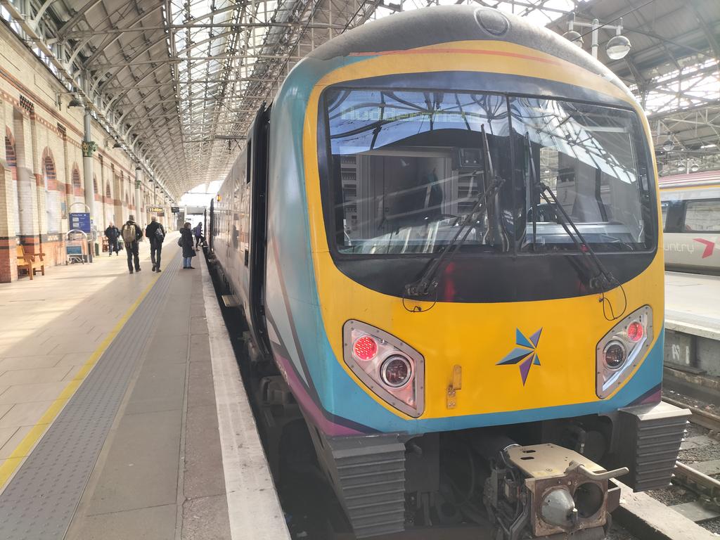 BlackpoolSimon's tweet image. One more Manchester shift to go 🥳 #Class185