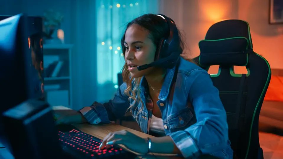 Gamblingtweetss's tweet photo. Brazilian Association of Fantasy Sports (ABFS) highlights the rising participation of women in electronic gaming, as they make up 51% of electronic game users, including fantasy games. #Brazil #ABFS #FantasySports #Women #Gaming https://t.co/PdmI4hZ5Nn