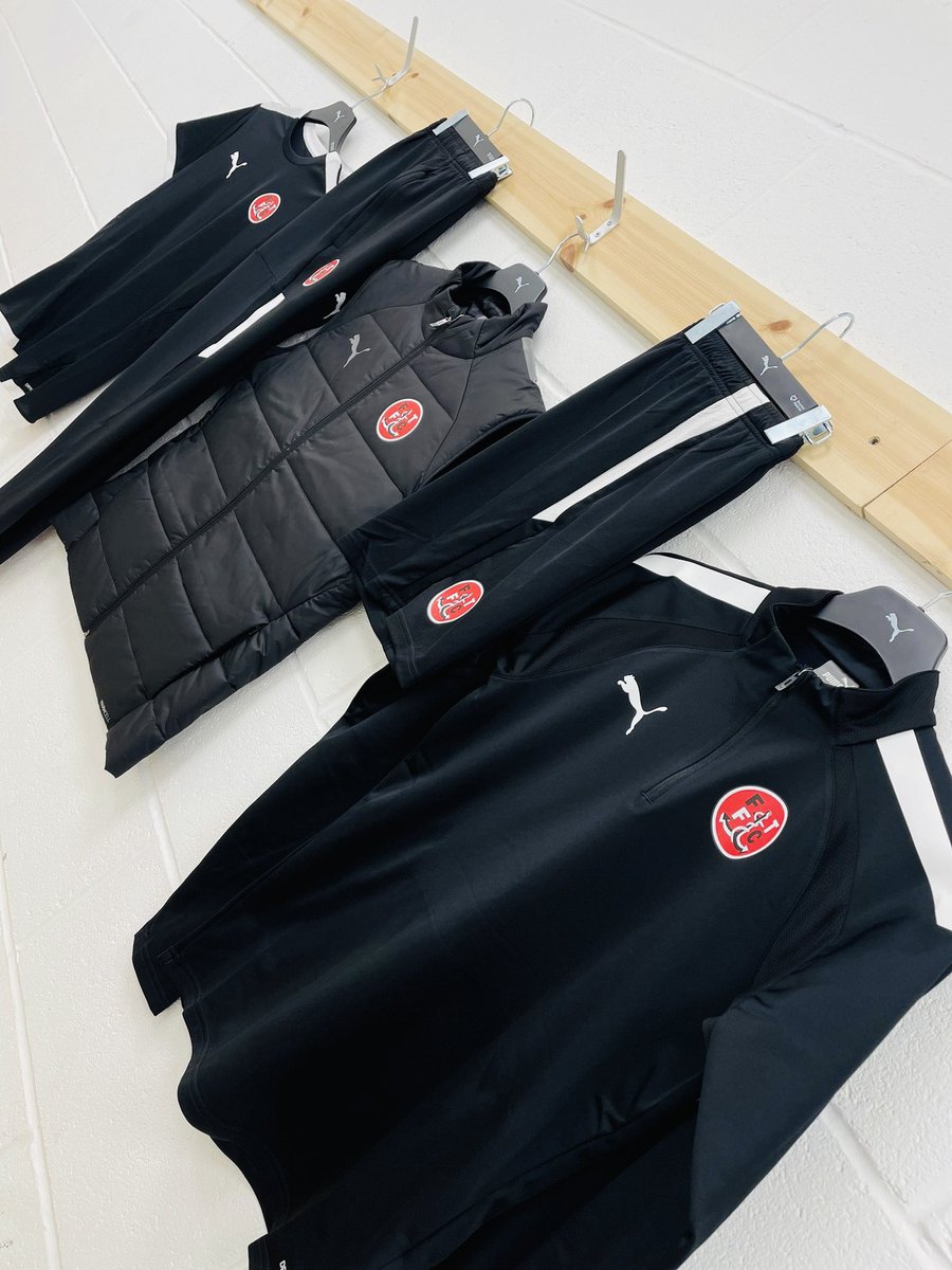 👏🤝 - Some emergency Puma training kit completed for Fleetwood Town FC this week… Turned around in just 3 working days! ⬇️⬇️ theteamstop.co.uk