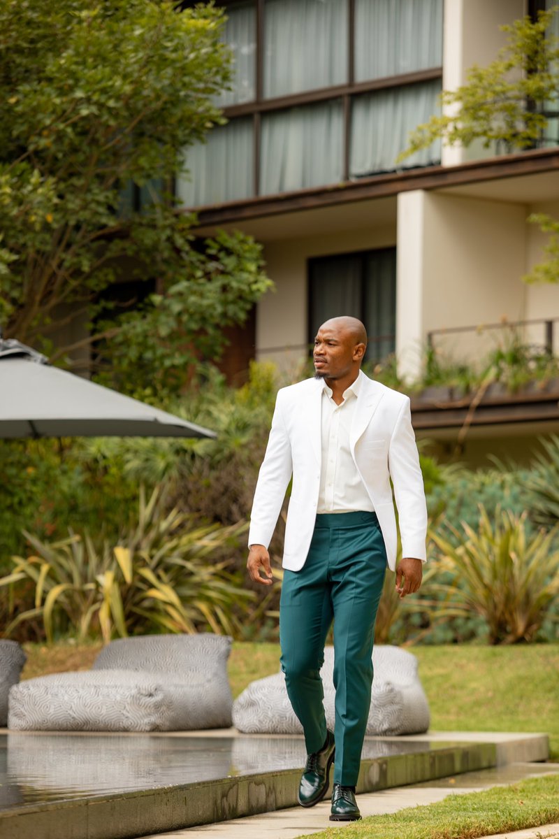 The cat is finally out of the bag today as we are pleased to announce that the x2 World Cup winning Winger Mr. Makazoli Mapimpi is a Relevance For Men Tailored Suits new Brand Ambassador. We look forward to a mutually beneficial relationships for both parties.