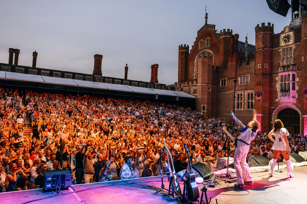 It's time! 👀🎟 Tickets are now on general sale for Björn Again! Book now to join us for an ABBA-mazing dance party on Saturday 15 June 🎤⁠ hamptoncourtpalacefestival.com/artists/bjorn-… ⁠ #HCPFestival