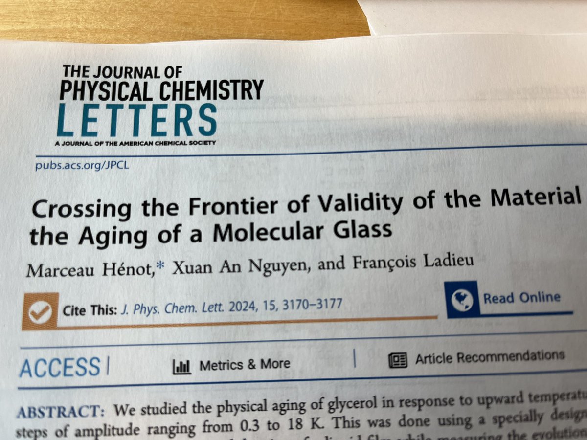 Jeg er aldrig før blevet citeret på den her måde. Mit navn i en formel 🥳 Min franske kollega Ladieu har læst og forstået mit 2022 paper (hvor jeg var mere spekulativ en eksperimentalfysikere plejer). Og sammenholder mine ideer m eksperimenter - det er lovende .. jeg er top glad!