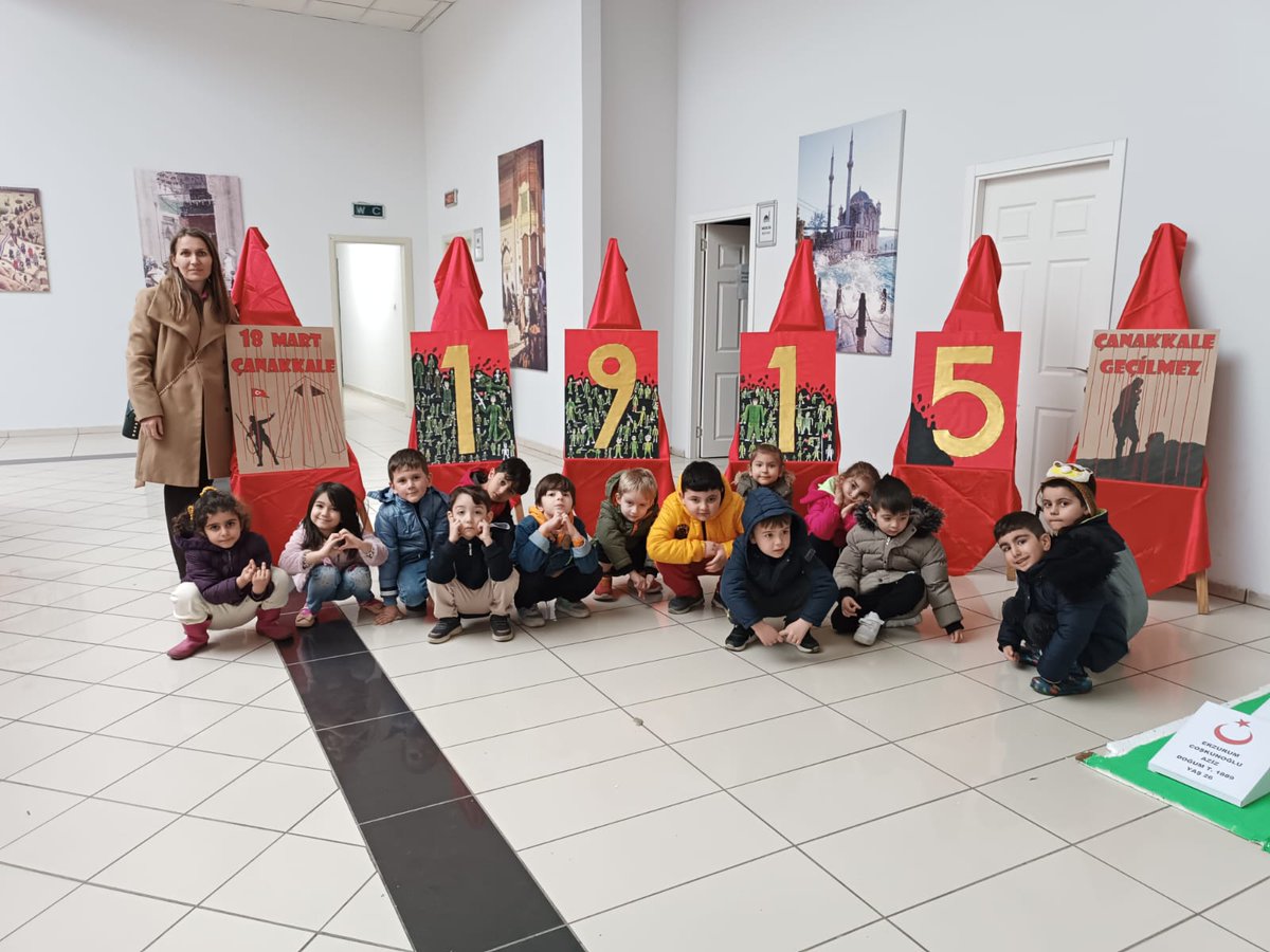 18 Mart Çanakkale zaferinin 109. Yılı kutlamalarında okulumuz öğrencilerinin hazırladığı tiyatro oyunu izleyenleri den büyük beğeni aldı. Tiyatronun hazırlanmasında emeği geçen öğretmen ve öğrencilerimize teşekkür eder başarının devamını dileriz.