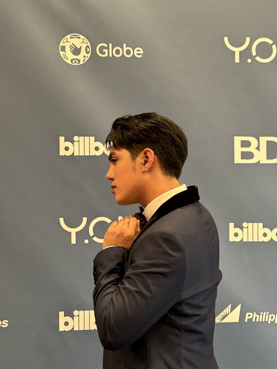 hereyesandears_'s tweet photo. @inquirerdotnet SURPRISE, A’TIN! 💙

LOOK: SB19’s Stell makes a dashing appearance on the Billboard Women in Music blue carpet in a dark blue suit.

He will be presenting an award at the event. #BBPHWomeninMusic @inquirerdotnet https://t.co/tgKxP6az2o