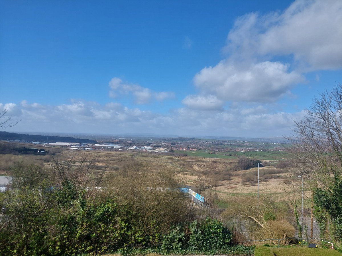 PattisonRach's tweet photo. What a lovely place to be working in weather like this. 
We are excited for our #Auction next Tuesday 26th March at 12pm. Here are the full details for this property - https://t.co/qoJoJSggGS
#LoveOldham #OldhamHour #Property #Investment #Investments #PropertyInvestment https://t.co/0O6ervwZiZ