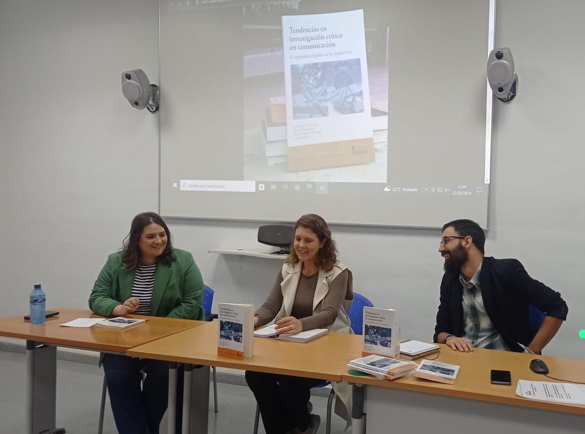 FCom_US's tweet photo. 💫Ya es viernes de Dolores y aquí estamos en la presentación del libro "Tendencias en investigación crítica en comunicación" 📚 coordinado por @danmoylop @JulietiSussi y @Biancasangut que reúne trabajos de los investigadores de @Ladecom_us https://t.co/jdyxDCxRDC