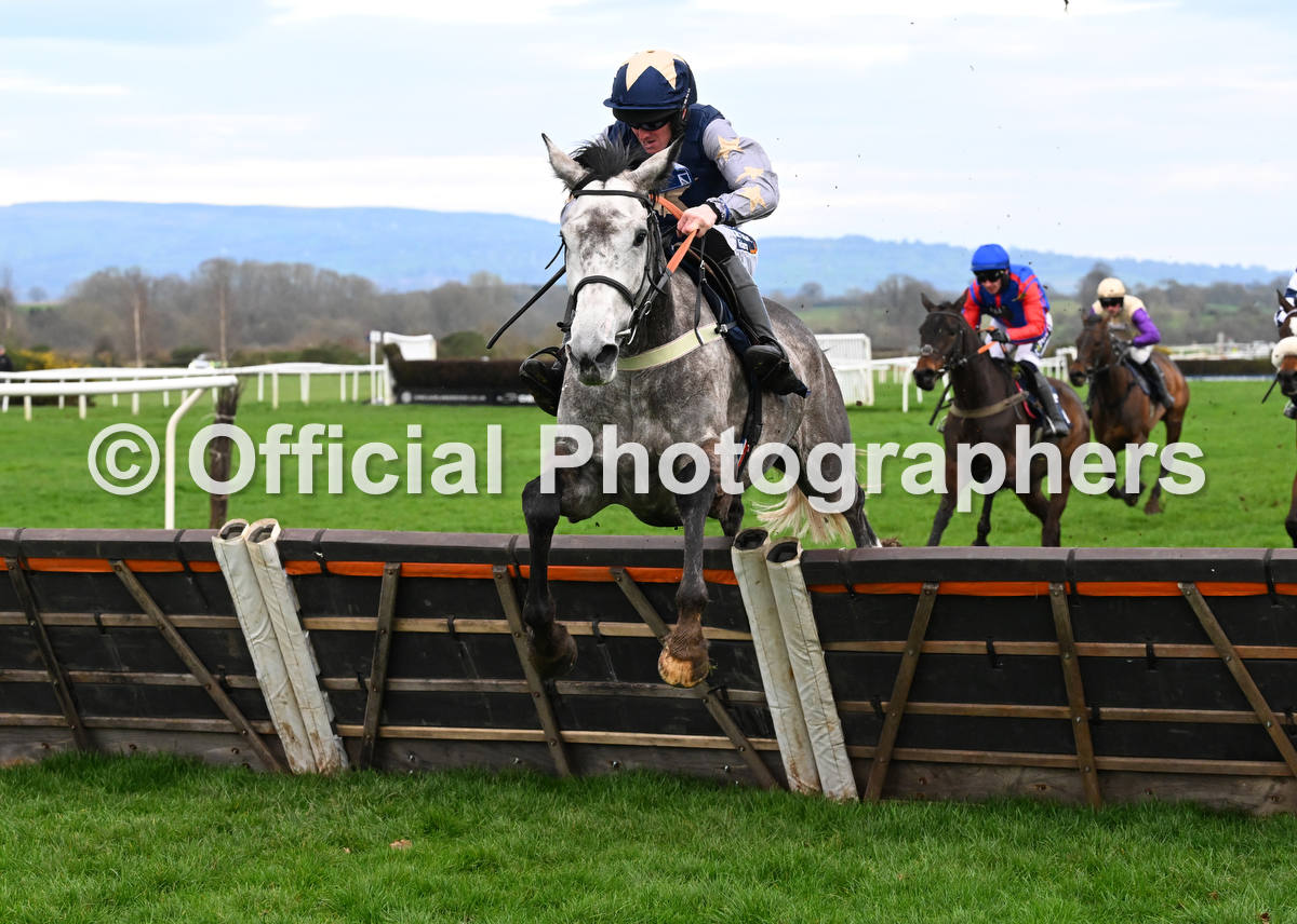 DROMLAC JURY & Ben Poste win at Ludlow for trainer @symondsracing and owners Dahlbury Racing @DahlBury Check out all the official photographs at onlinepictureproof.com/officialphotog… @burgagestu