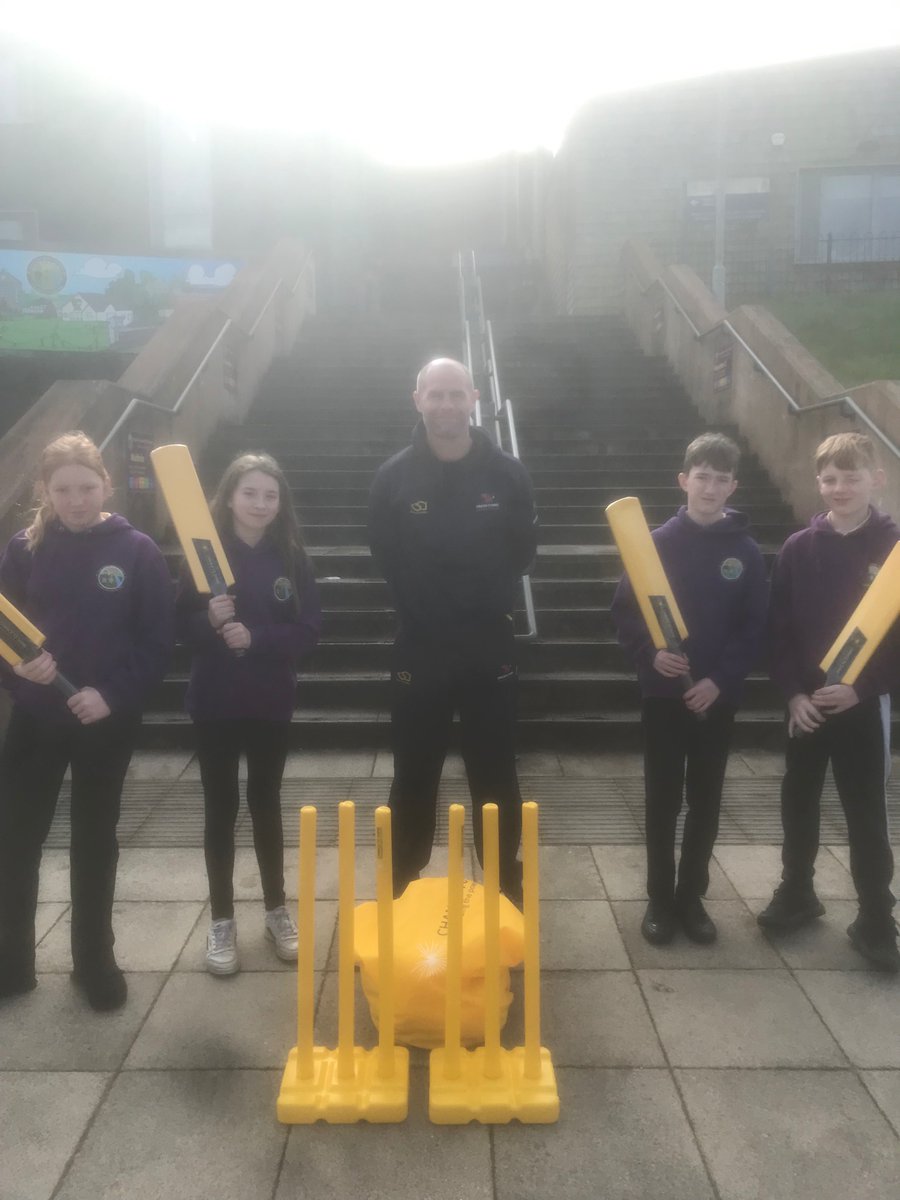 DawesJeremy's tweet photo. @YsgolTrimsaran receiving their @Chance2Shine kit @CricketWales https://t.co/WYywT8GTIK