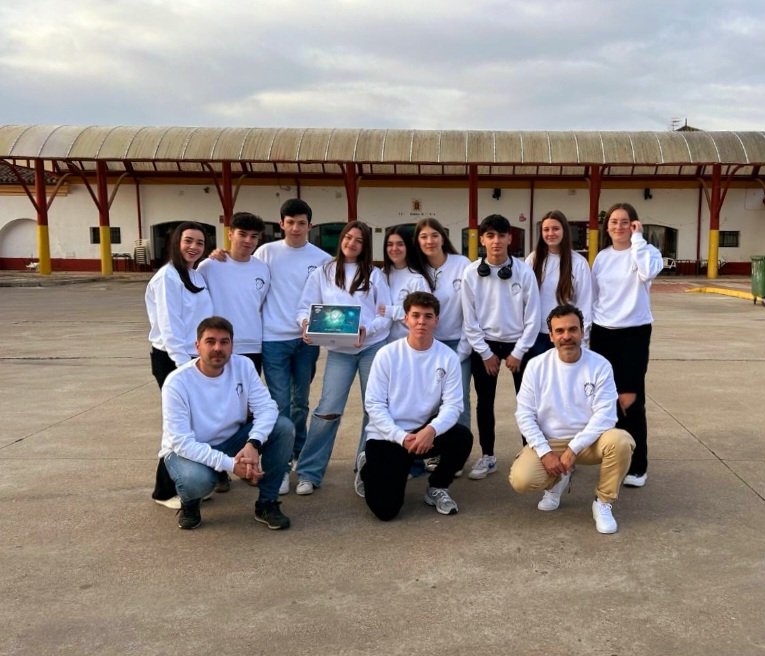 Satisfacción del equipo del IES Tierra de Ciudad Rodrigo en su participación en el "Cansat 2024" de la Agencia Espacial Europea <a href="/IESTIERRA_CR/">IES Tierra de Ciudad Rodrigo</a> <a href="/tierracansat/">Tierra</a> noticiasciudadrodrigo.com/2024/03/22/sat…