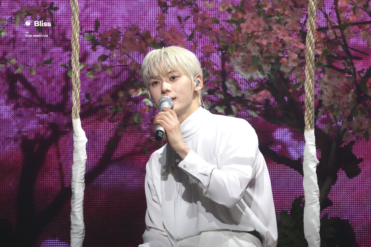 240309 도원결의 팬미팅  

보고싶어...

#황민현 #민현 #HWANGMINHYUN #MINHYUN