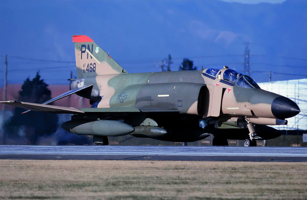 #322の日 横田基地 F-4E
90TFS 3TFW PNrd 68−0322、
68−0468 1982。
