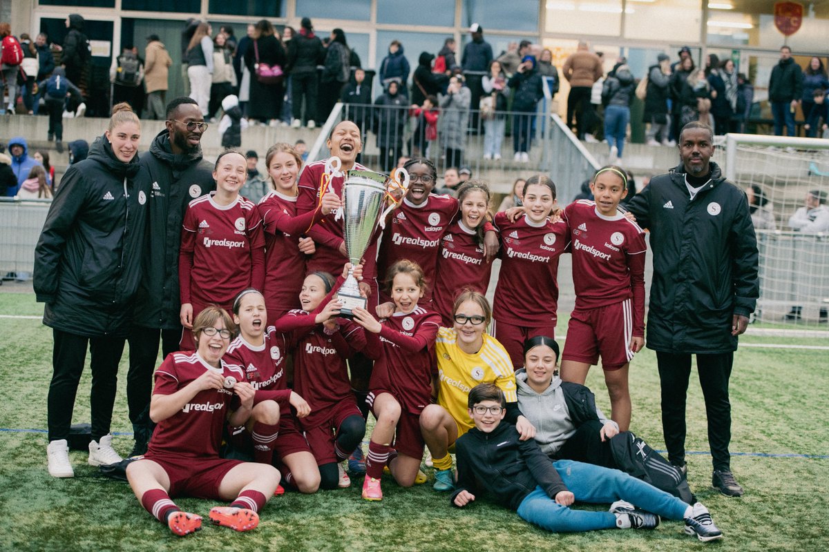 ServetteFCCF's tweet photo. 𝗩𝗶𝗰𝘁𝗼𝗶𝗿𝗲 𝗱𝗲𝘀 𝗠𝟭𝟰 𝗮𝘂 𝘁𝗼𝘂𝗿𝗻𝗼𝗶 𝗱𝗲 𝗹’𝗔𝗖𝗚𝗙 😍🏆

Toutes nos félicitations aux joueuses et au staff pour cette magnifique victoire au tournoi de l'ACGF🇱🇻 👏

🗞️Compte-rendu ▶️ https://t.co/wU9mDSNhtD

#NotreVilleNosTalents https://t.co/zp1u1yUhjx