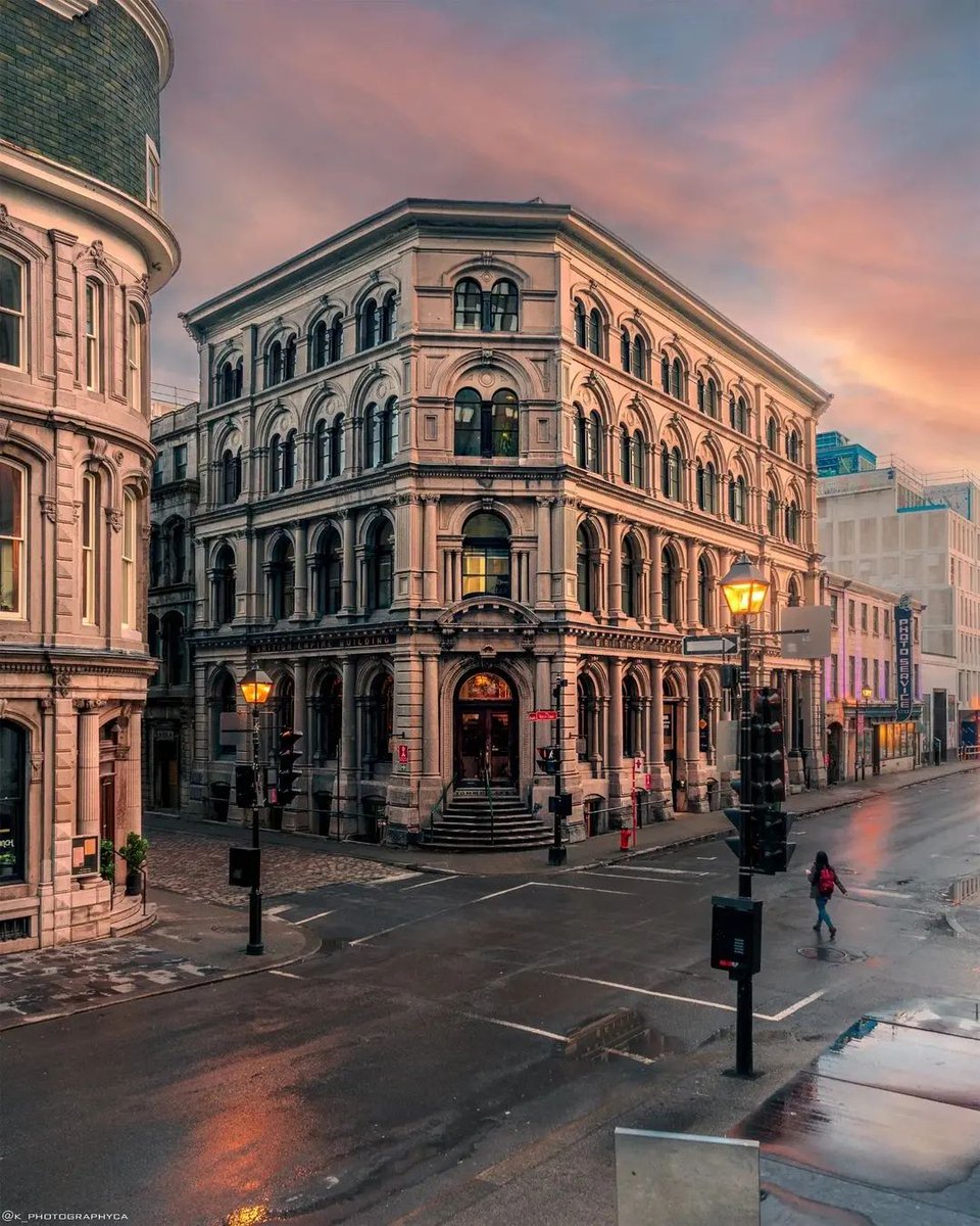 Le calme du matin dans <a href="/levieuxmontreal/">Vieux-Montréal</a> ✨

📷 k_photographyca #Montréal #MTLmoments #PhotoduJour