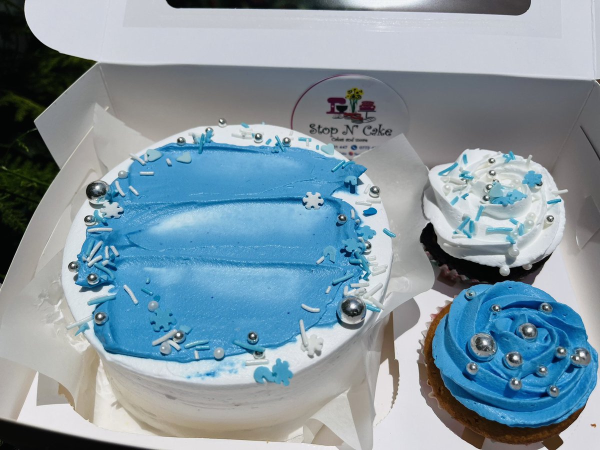 stopncakeug's tweet photo. Bento cake with two cupcakes at only 50,000
0700901447/0772469811 https://t.co/8XzXRmwwAN