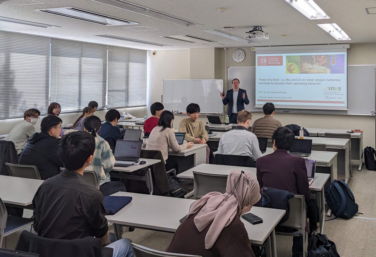 InES_TUBS's tweet photo. Next invited talk during our Japan trip 🇯🇵: Great exchange about metal-oxygen batteries 🔋 at Osaka University 🏫 #NakanishiLab #InES #TUBraunschweig 🤝 https://t.co/rLosD7NfuJ