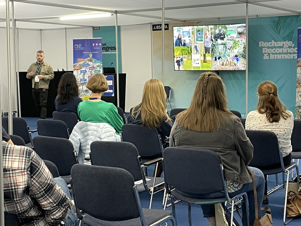 ⁦@ThatVetSean⁩ speaking on ‘How a blue or green prescription might be just the tonic you need’ - fab session ⁦@thebsava⁩ #wellbeing #veterinary #RVN ⁦@BritishVets⁩