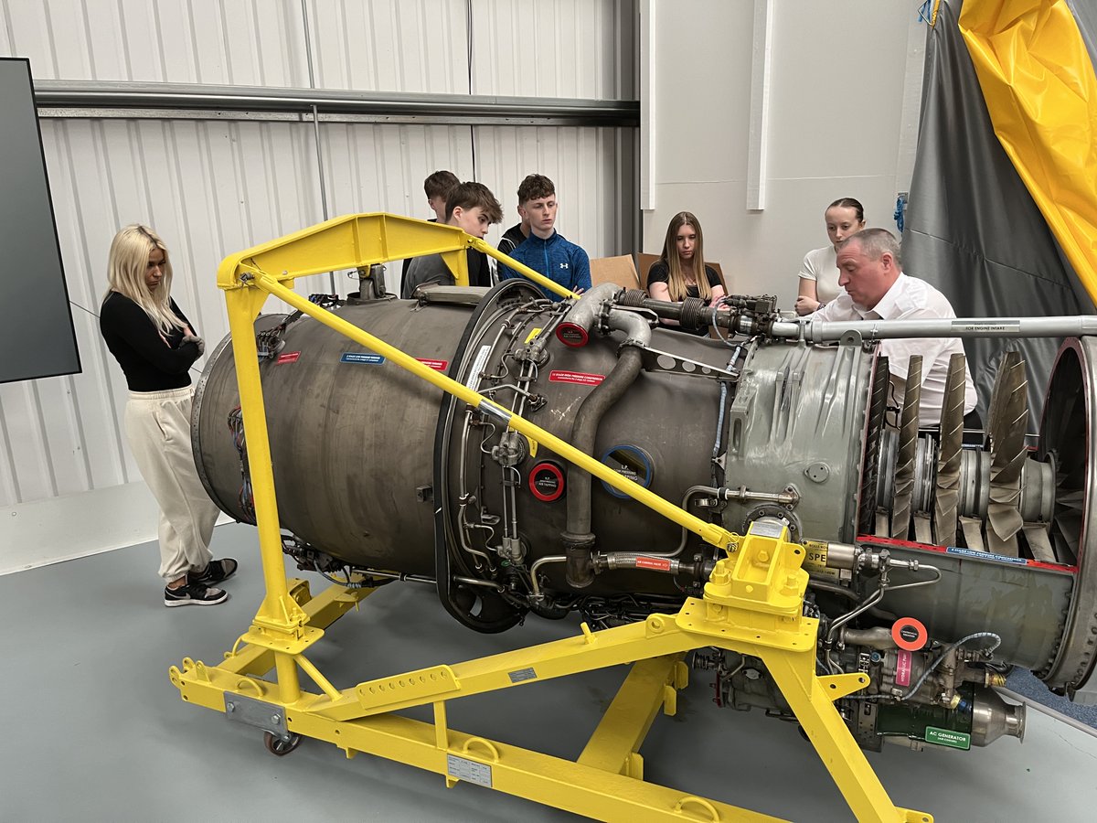 RotherhamColl's tweet image. Thank you to @flymeflightsim for letting our learners take part in numerous activities, exploring different aircraft parts, performing perfect landings in your Boeing 737 simulator, and so much more ✈️🌏

#aviation #college #flightexperience #learntofly #Rotherham