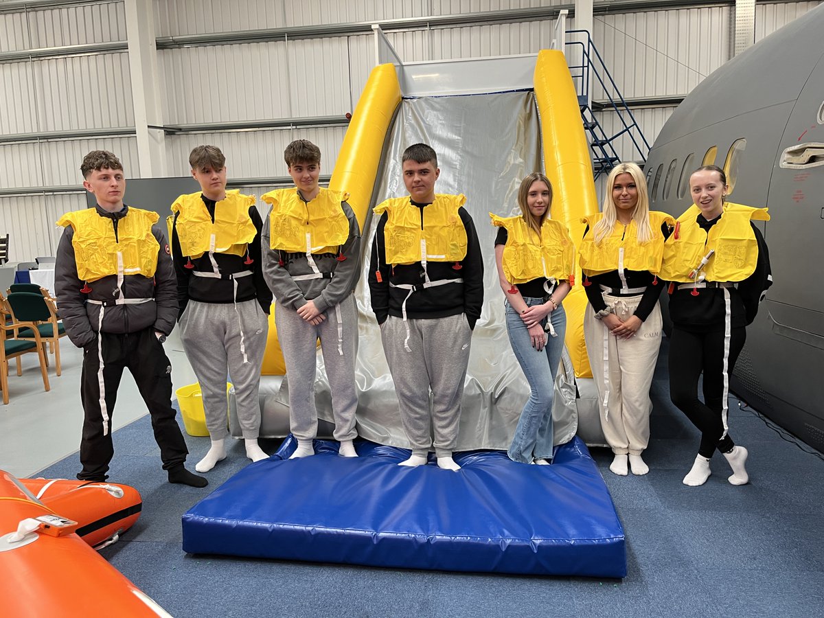 RotherhamColl's tweet image. Thank you to @flymeflightsim for letting our learners take part in numerous activities, exploring different aircraft parts, performing perfect landings in your Boeing 737 simulator, and so much more ✈️🌏

#aviation #college #flightexperience #learntofly #Rotherham