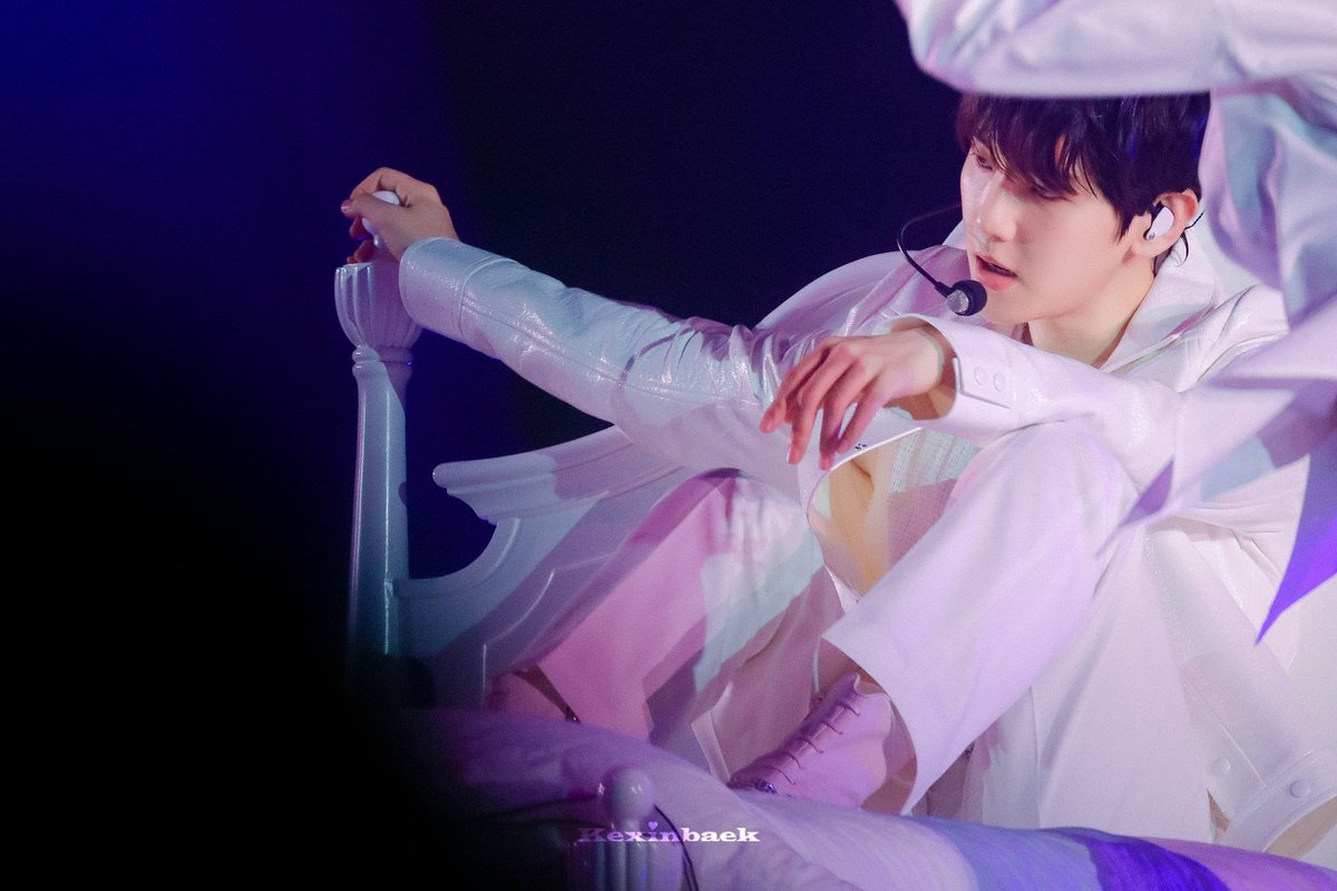 240317 론스달라이트 

Was it really love baby💧
#백현 #BAEKHYUN