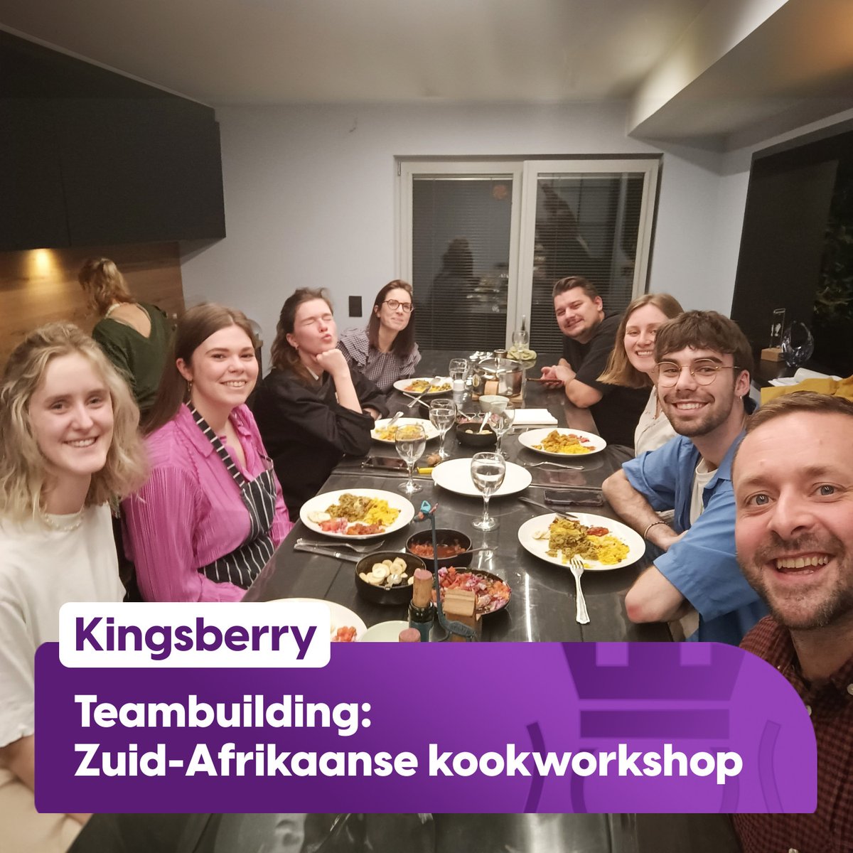 KingsberryBE's tweet photo. Tussen alle marketingcampagnes door is het bij Kingsberry soms ook tijd voor fun!

Tijdens een teambuilding haalde we onze cooking skills boven en maakten we bobotie met geel rys, sambal en blatjang. 🇿🇦

Het resultaat mocht er zijn, het was baie goed! 😋 https://t.co/k1bMY9SfOu