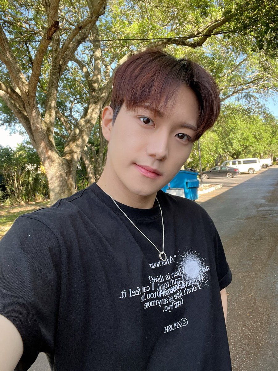 JUSTB_twt's tweet image. [#JM] 오랜만에 셀피✌🏻

#JUSTB #저스트비 #추지민